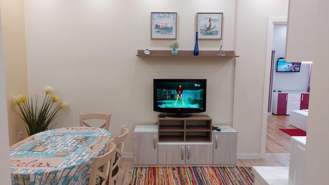 Апартамент Pink & Blue - 2Bdr With Balcony - Wi-Fi Varna Exterior foto