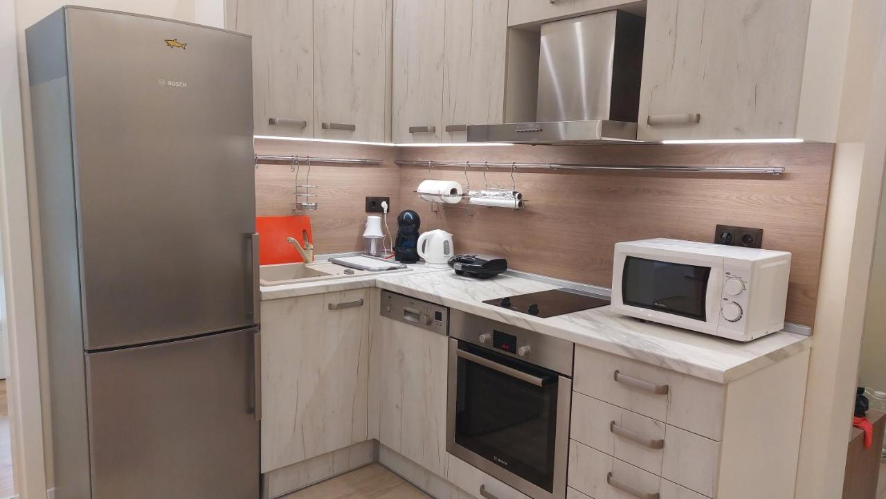 Апартамент Pink & Blue - 2Bdr With Balcony - Wi-Fi Varna Exterior foto